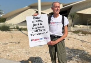 Συνέλαβαν τον Peter Tatchell στο Κατάρ -Διαμαρτυρήθηκε για τα ΛΟΑΤΚΙ+ δικαιώματα