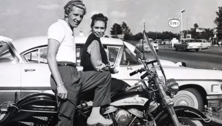 Ο Τζέρι Λι Λιούις παντρεύτηκε την 13χρονη ξαδέρφη του που πίστευε στον Άγιο Βασίλη