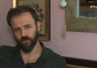 Νίκος Γκέλια: Ο ρόλος του στο «Μαύρο Ρόδο», ο ρατσισμός και τα δύσκολα παιδικά χρόνια