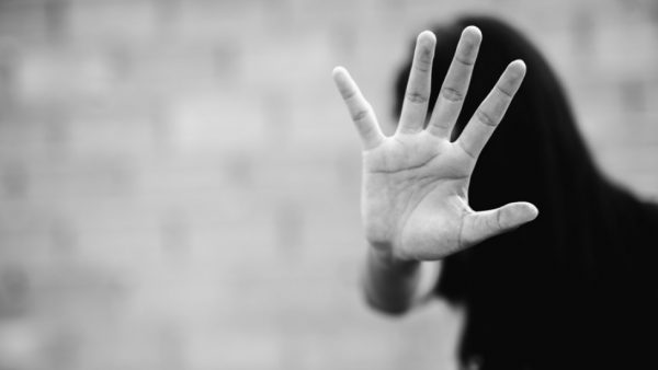 Απόπειρα γυναικοκτονίας στην Νίκαια: «Την μαχαίρωσα γιατί δεν ήταν καλή γυναίκα»