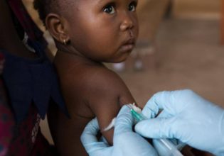 Ιλαρά: Ραγδαία αύξηση κρουσμάτων στην Αφρική – Η Covid-19 διέκοψε τις εκστρατείες εμβολιασμού