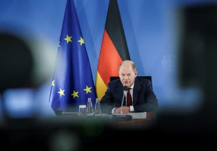 Όλαφ Σολτς: Υπέρ μιας «διευρυμένης» Ευρώπης τάχθηκε ο καγκελάριος της Γερμανίας, μιλώντας στο συνέδριο των Ευρωσοσιαλιστών