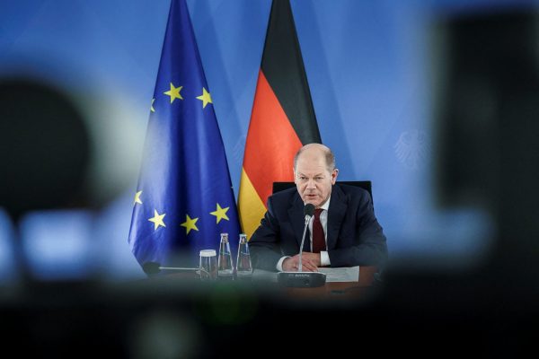 Όλαφ Σολτς: Υπέρ μιας «διευρυμένης» Ευρώπης τάχθηκε ο καγκελάριος της Γερμανίας, μιλώντας στο συνέδριο των Ευρωσοσιαλιστών