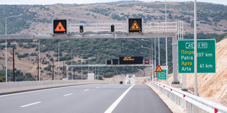Ιόνια Οδός: Προκάλεσαν διακοπή ρεύματος στον αυτοκινητόδρομο και άφησαν συνολική ζημιά 21.500 ευρώ