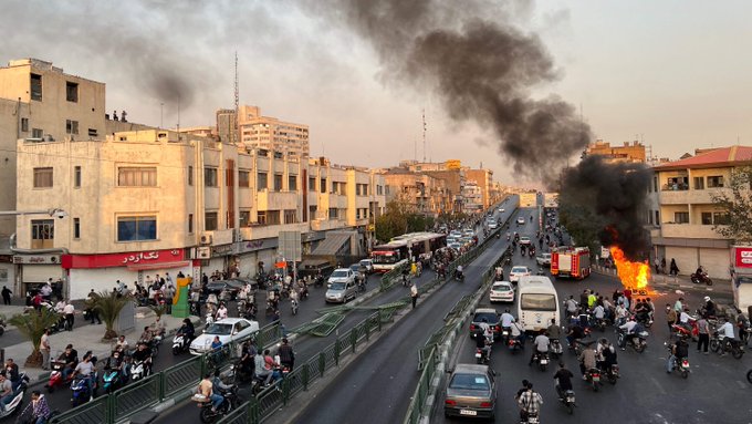 Ιράν: Σφαίρες και δακρυγόνα εναντίον διαδηλωτών  – Κυρώσεις σε όσους ευθύνονται για την καταστολή θα επιβάλει η ΕΕ