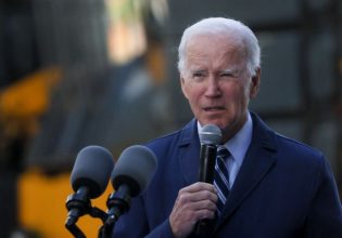 Μπάιντεν: Ανησυχώ για τη βοήθεια προς την Ουκρανία εάν νικήσουν οι Ρεπουμπλικάνοι