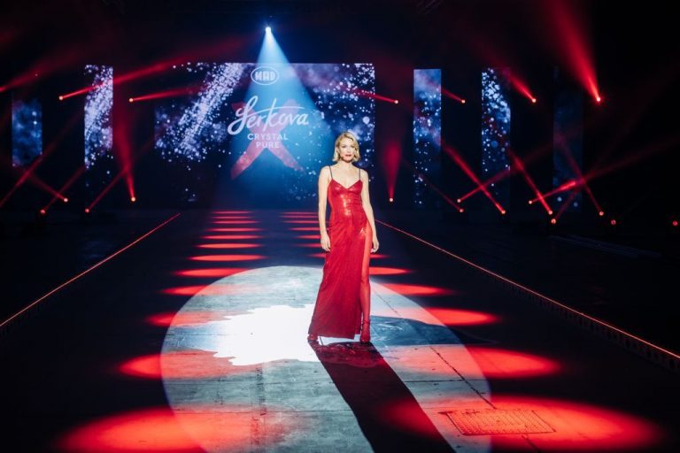 Το MadWalk 2022 έρχεται την Τρίτη 13 Δεκεμβρίου στο TAE KWON DO