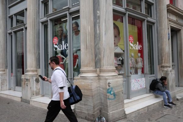 Ξεκινά το μειωμένο ωράριο των καταστημάτων στη Θεσσαλονίκη