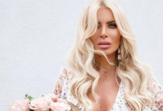 Κατερίνα Καινούργιου: «Αν θες να πεις κάτι στον άλλον, πες το χύμα»