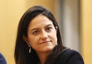 Κεραμέως για 12χρονη: Πήγαινε κανονικά στο σχολείο, φέτος είχε μόνο μια απουσία