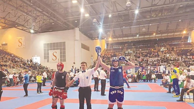 Παγκόσμιος πρωταθλητής στο kick boxing μαθητής από την Κρήτη