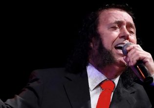 Σταμάτης Κόκοτας: Οι περίφημες φαβορίτες που δεν αποχωρίστηκε ποτέ και το τραγούδι «Γιε μου»