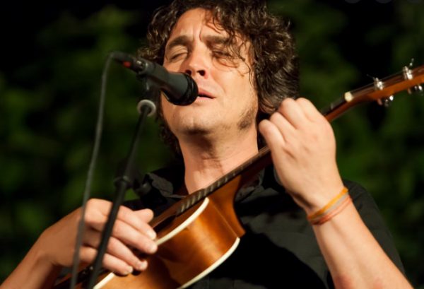 Ο Θοδωρής Κοτονιάς και η Βιολέτα Ίκαρη μας προσκαλούν «Εκτός Χρόνου» στον Σταυρό του Νότου Plus