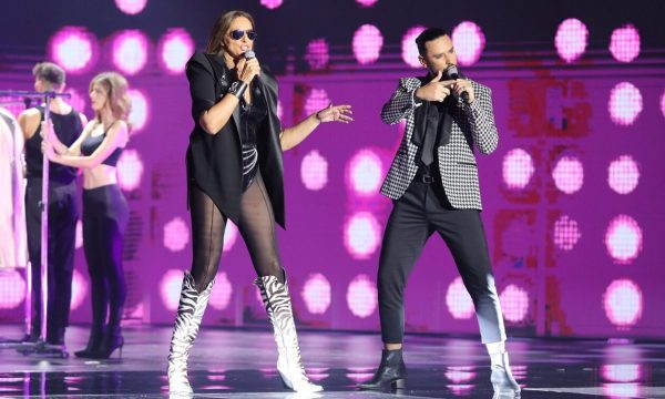 J2US: Χαμός με την Βίκυ Κουλιανού – Έβαλε τα κλάματα στον αέρα