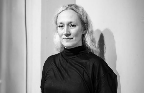 H Δήμητρα Κούζα μιλάει στο in για την παράσταση «Άλκηστις»