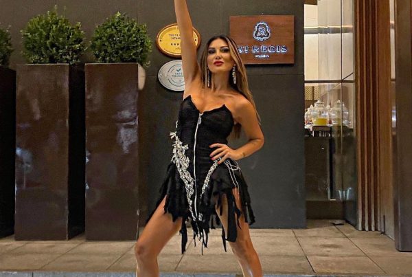 Τραγουδίστρια ετοιμάζεται να κάνει ενέσεις… με αίμα αρκούδας – «Είναι ωφέλιμο για την υγεία»