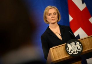 Βρετανία: «Τρίζει» η καρέκλα της Λιζ Τρας