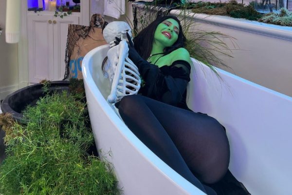 Το Χόλυγουντ γιορτάζει το Halloween – Οι σέξι μεταμφιέσεις των σελέμπριτι