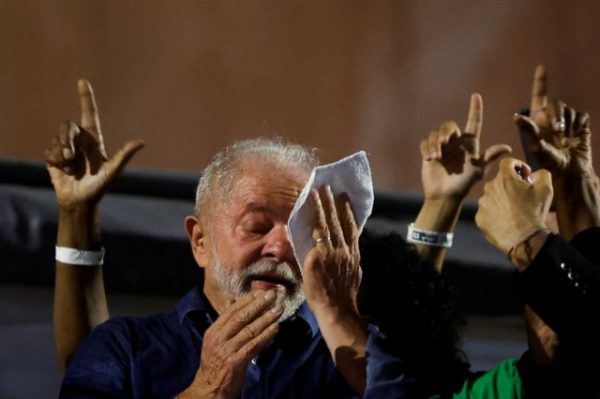 Πώς βλέπει η Αθήνα τη νίκη Λούλα στη Βραζιλία – Τα μηνύματα Μητσοτάκη, Τσίπρα, Ανδρουλάκη