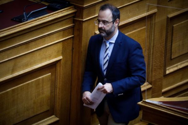 ΣΥΡΙΖΑ: «Ο κ. Γεωργιάδης εγκρίνει 4,2 εκατ. ευρώ σε βουλευτή της ΝΔ» – «Η συνέχεια στα δικαστήρια» απαντά ο Μαραβέγιας