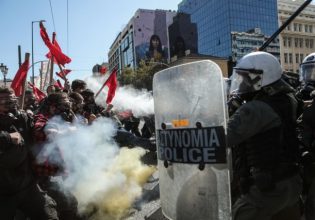 Ένταση και επεισόδια στο πανεκπαιδευτικό συλλαλητήριο στο κέντρο της Αθήνας