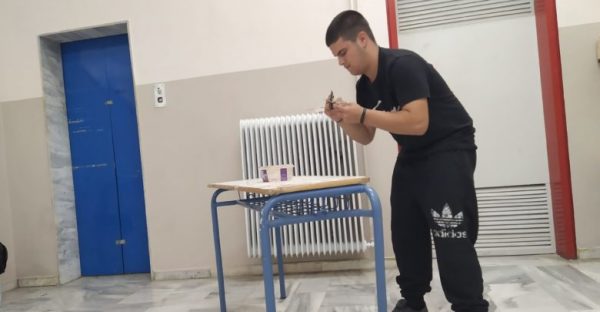 Λάρισα: Αυτός είναι ο μαθητής του ΕΠΑΛ Τυρνάβου που έγινε viral