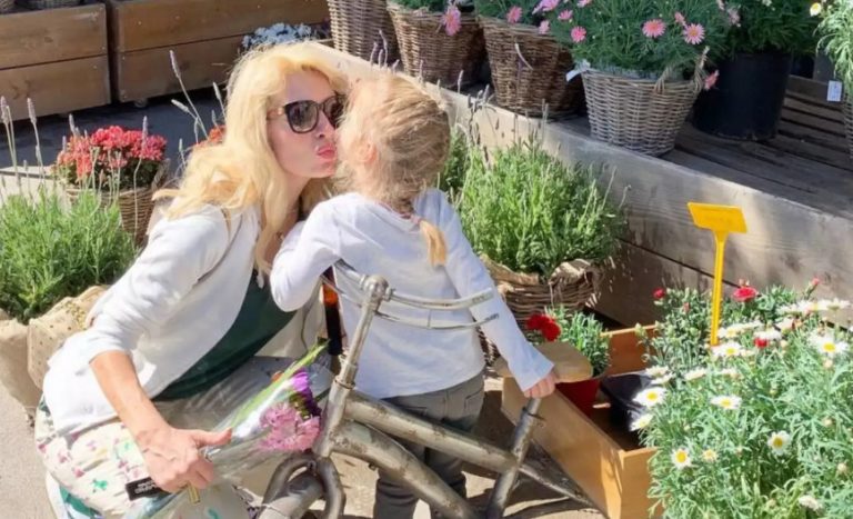 Ελένη Μενεγάκη: Δε φαντάζεστε τι της ζήτησε η μικρή Μαρίνα για το Halloween