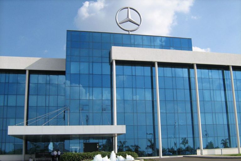 Ρωσία: Αποχωρεί από την αγορά η Mercedes – Benz