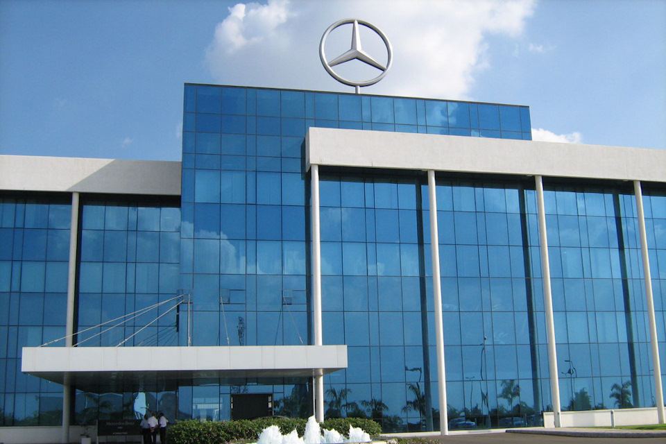 Ρωσία: Αποχωρεί από την αγορά η Mercedes - Benz