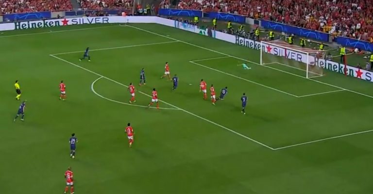 «Ζωγράφισε» ο Μέσι και 1-0 η Παρί στη Λισαβόνα