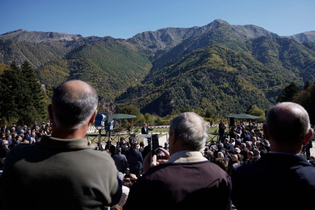 Μητσοτάκης: Έχουμε αναπτυξιακό σχέδιο με όραμα – Προτεραιότητα να αποτραπεί η δημογραφική γήρανση στα ορεινά χωριά