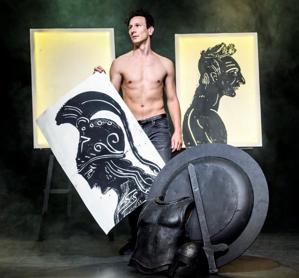 Ο Μιχάλης Σαράντης στο ρόλο του Αιάντα επιστρέφει στο Θέατρο Αλκυονίς