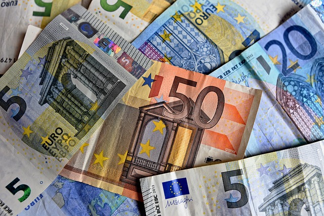 Τοκογλυφία: Σπείρα με μέλη γόνους πλούσιων οικογενειών – Δάνειζαν 1000 ευρώ και ζητούσαν πίσω 6.500 ευρώ