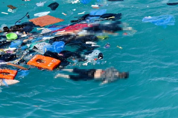 Κύθηρα: Σοκαριστικές εικόνες – Πτώματα επιπλέουν στη θάλασσα