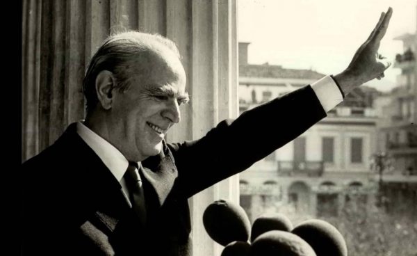 Νέα Δημοκρατία: Κυρία ετών 48