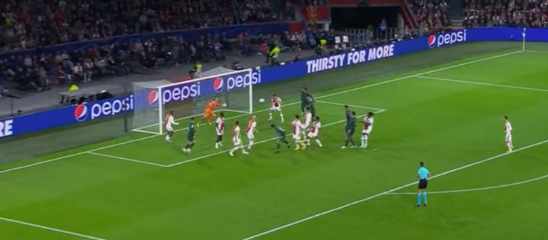 «Περίπατος» της Λίβερπουλ στο Άμστερνταμ – Αέρας τριών γκολ για τους κόκκινους (0-3)