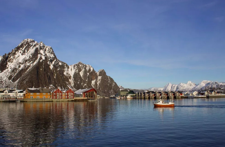 Η Νορβηγία περιορίζει την πρόσβαση στα ρωσικά αλιευτικά και θα εντείνει τους τελωνειακούς ελέγχους