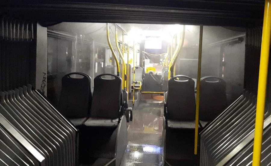Αδιανόητο: Καυτό νερό άρχισε να πέφτει σε επιβάτες μέσα σε λεωφορείο του ΟΑΣΑ (δείτε βίντεο)