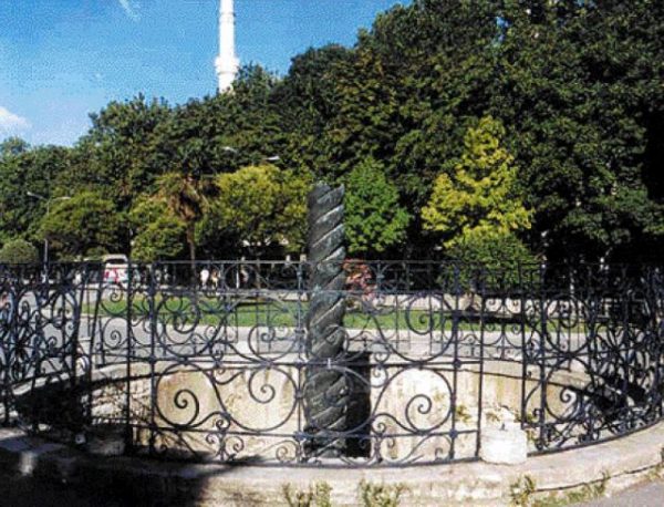 Σπυρίδων Μαρινάτος: Ο ένδοξος τρίποδας της μάχης των Πλαταιών