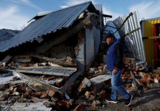 Ουκρανία: Οι ρωσικές δυνάμεις έπληξαν κατοικίες και εκκενώνουν τη Χερσώνα – Προειδοποιούν για «ανεξέλεγκτη κλιμάκωση»