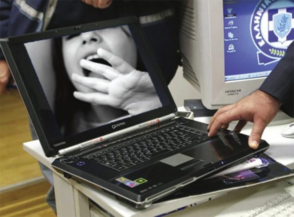 Σεπόλια: Πάνω από 200 άτομα επικοινώνησαν με τον μαστροπό παιδεραστή για τη 12χρονη