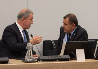 Συνάντηση Παναγιωτόπουλου – Ακάρ στο περιθώριο της συνόδου του ΝΑΤΟ