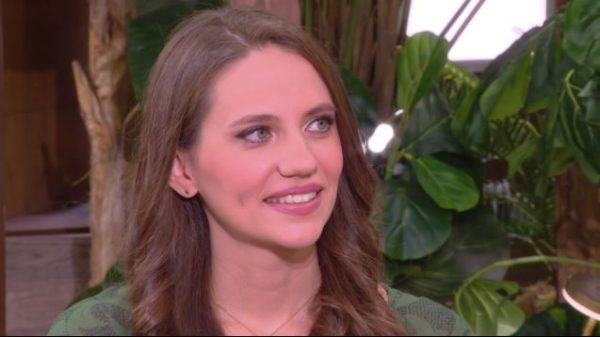 Φωτεινή Παπαθεοδώρου: Η ζωή στο Λονδίνο, το «Μαύρο Ρόδο» και το spoiler για τη μοναχή Ελισάβετ