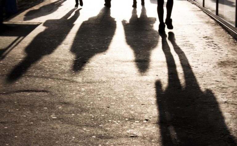 Το ελληνικό ποδόσφαιρο και η ελληνική κοινωνία στην εποχή του «θα έρθουμε νύχτα»