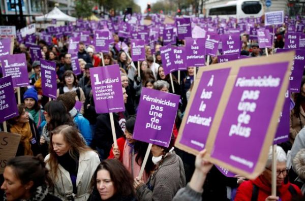 Γαλλία: Στις 101 οι γυναικοκτονίες το 2022 – Κινητοποίηση γυναικών