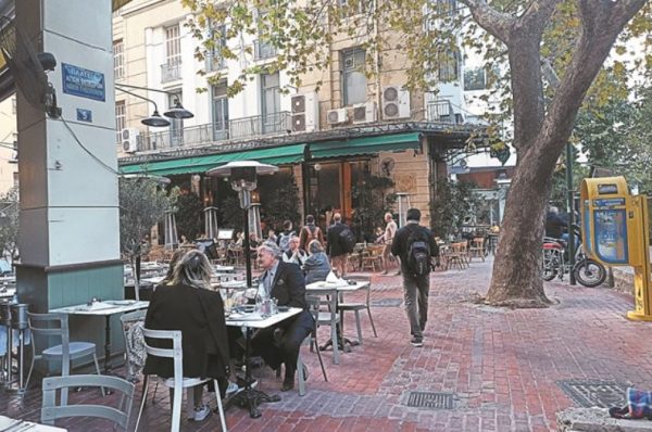 Πιάτσα ναρκωτικών έγινε και η Κλαυθμώνος