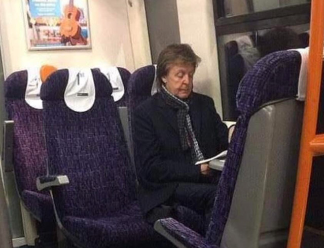 Ο Πολ Μακ Κάρτνεϊ στο μετρό του Λονδίνου – Το καυστικό σχόλιο του Ηλία Μόσιαλου