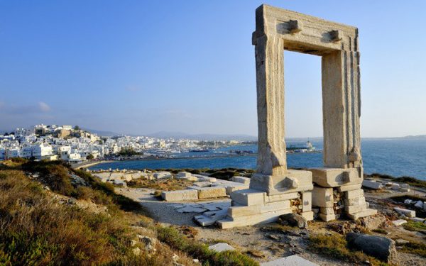 Naxos, smart island: Έρχονται πακέτα με drone και τηλεϊατρική από την Amazon