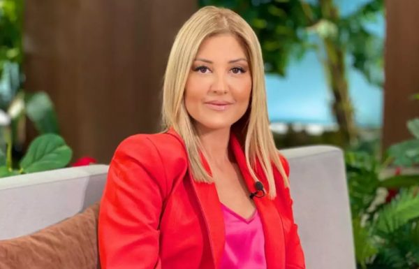 Ράνια Τζίμα: Η εξομολόγηση για τους γονείς της, τα πρώτα βήματα στη δημοσιογραφία και ο έρωτας με τον Γαβριήλ Σακελλαρίδη