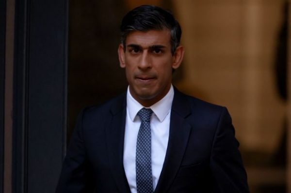 Βρετανία: Αύριο το πρωί το «ραντεβού» του Ρίσι Σούνακ με τον Κάρολο για να του αναθέσει την πρωθυπουργία